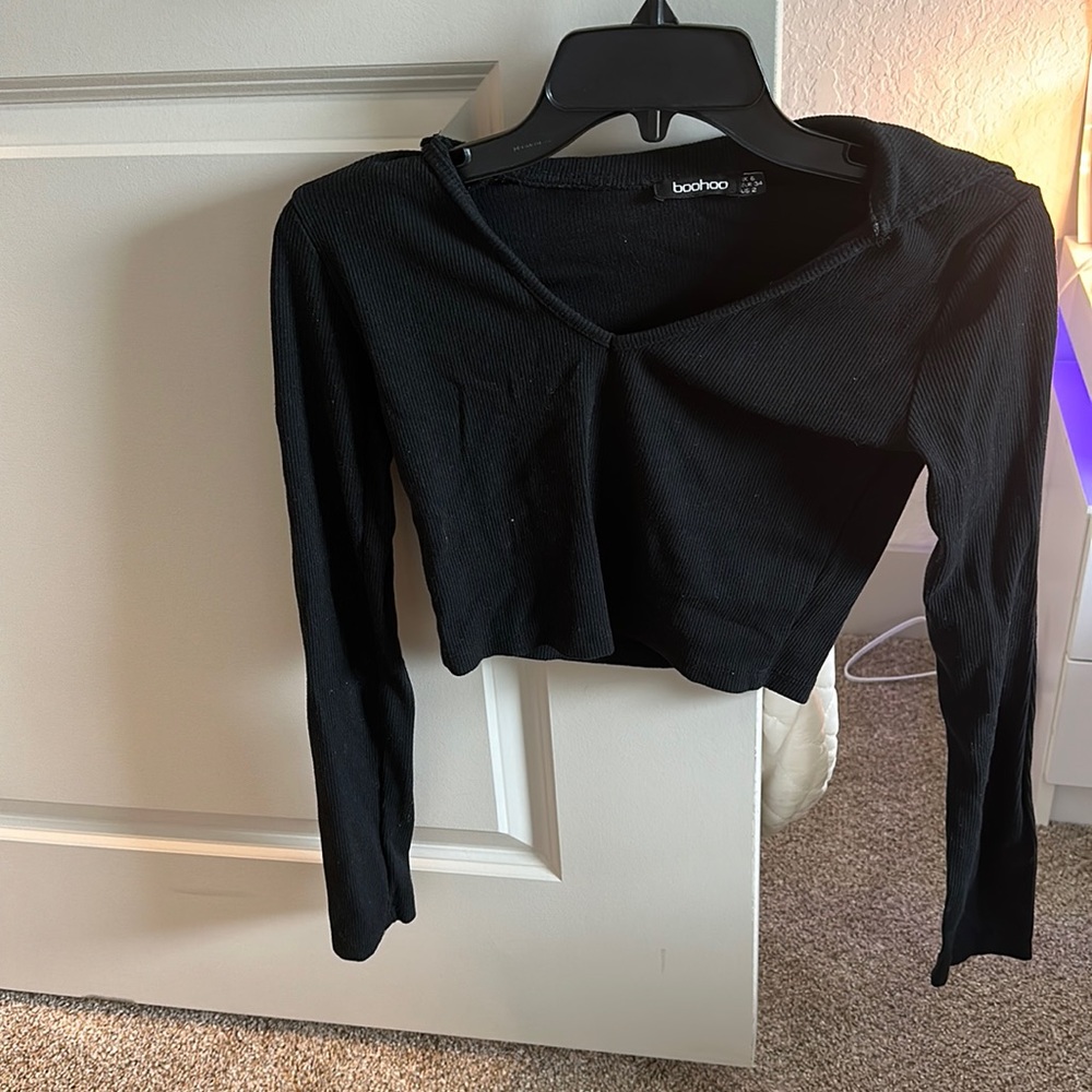 Cropped black long sleeve shirt